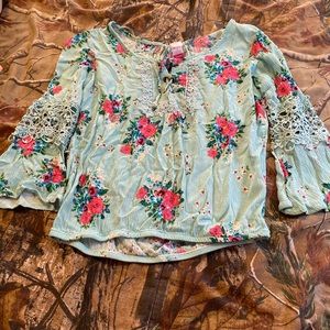 Xs flower top $5 NWOT